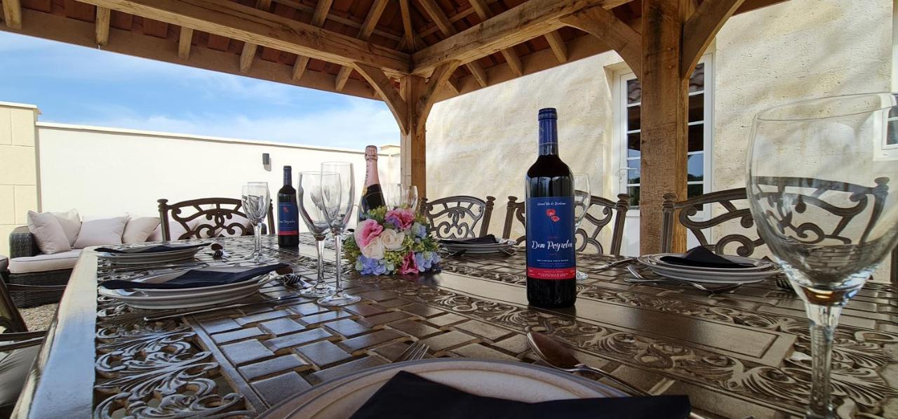Dom Peyreton Prestige Cottages Set In A Charming Wine Property Villegouge Exterior foto